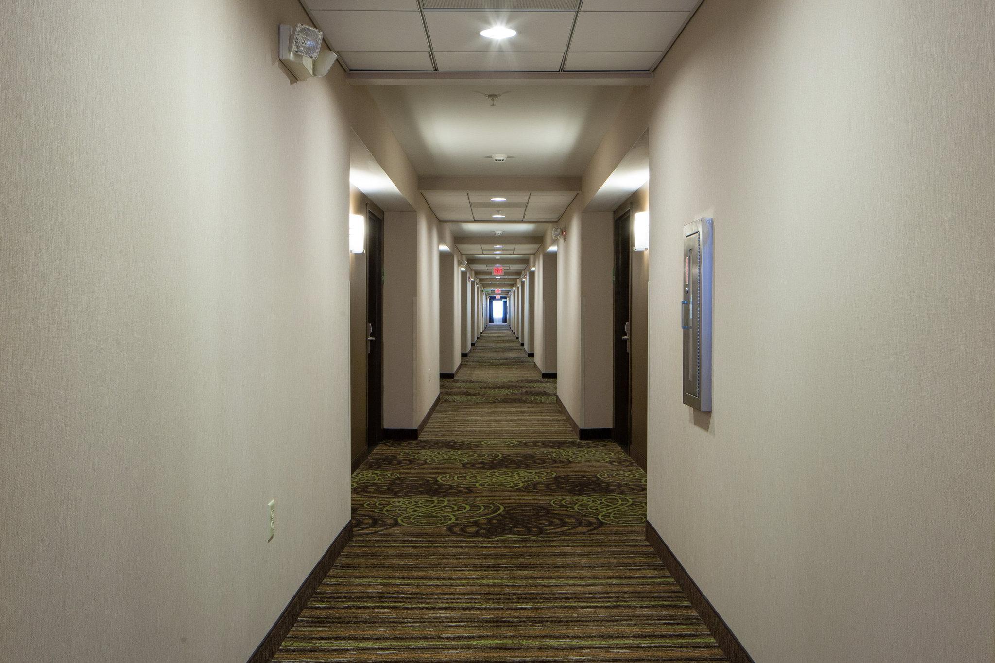 Holiday Inn Hotel & Suites Bloomington Airport By Ihg Екстериор снимка