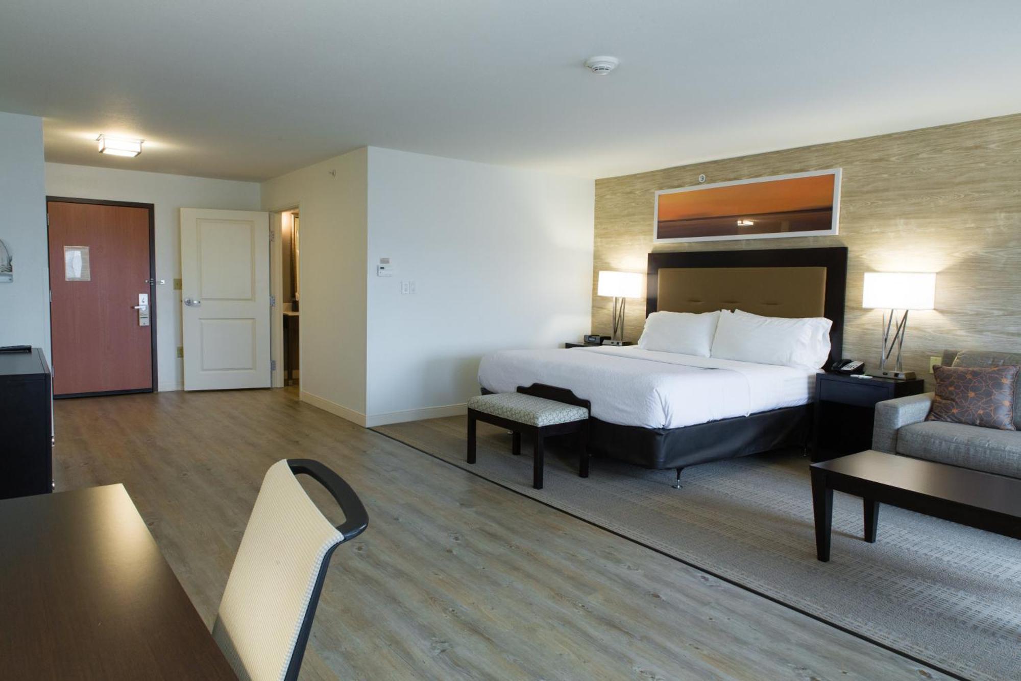 Holiday Inn Hotel & Suites Bloomington Airport By Ihg Екстериор снимка